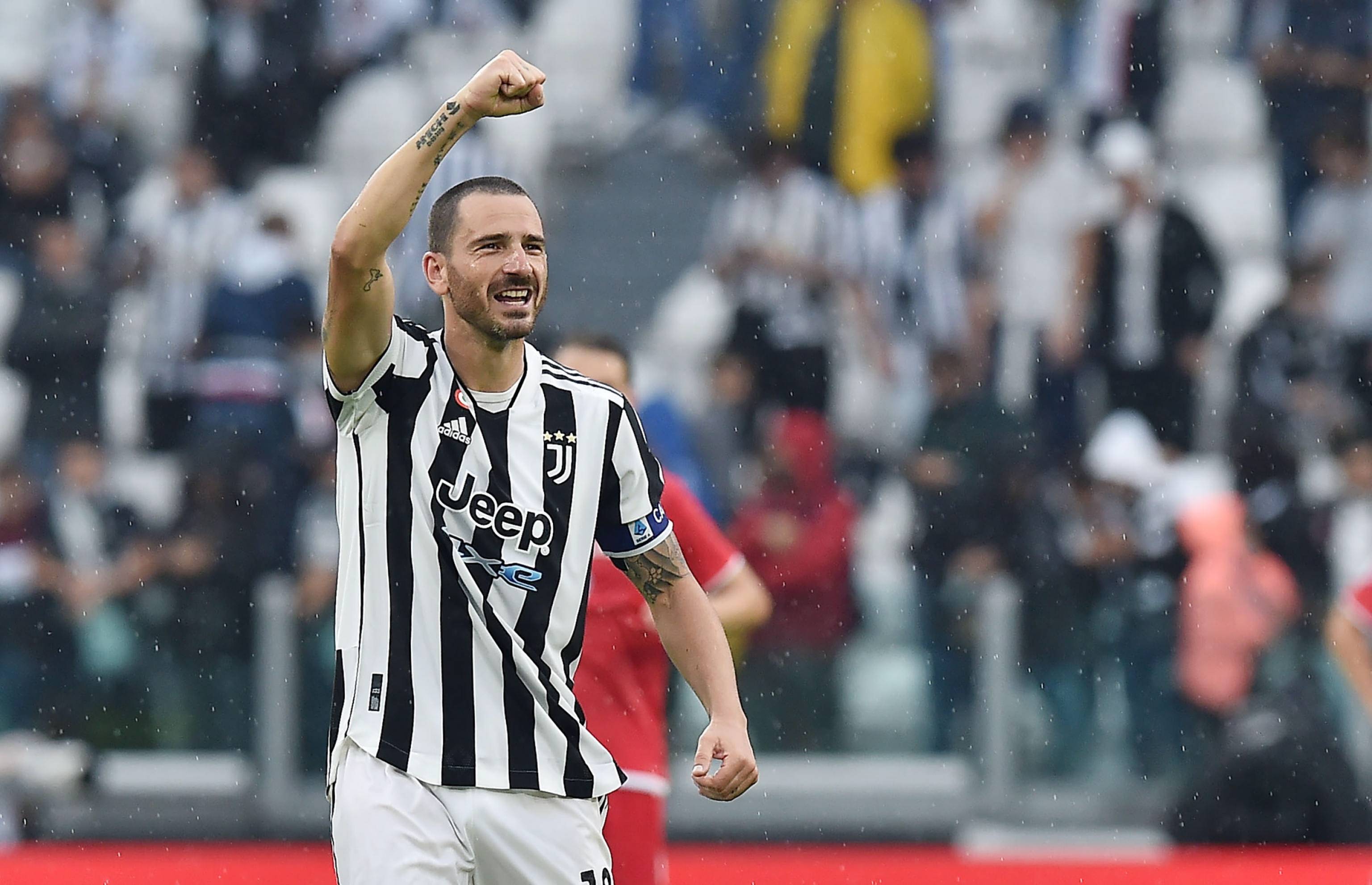 伊萨克重伤赛季恐报销，利物浦紧急调整：萨拉赫留队，基耶萨迎转机（伊萨克重伤恐赛季报销，利物浦火线调整：萨拉赫留守，基耶萨迎来转机）