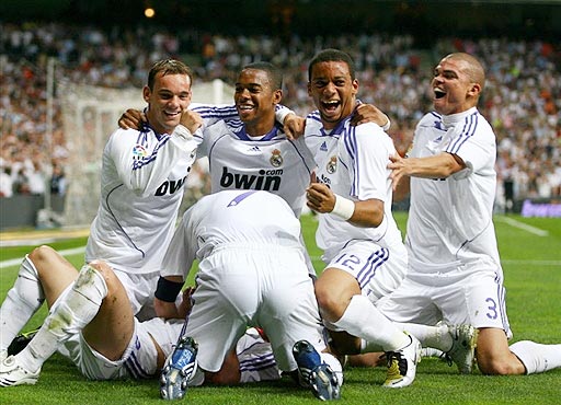 米兰0-1拉齐奥无缘意杯八强，扎卡尼制胜，莱奥失良机（米兰0-1不敌拉齐奥无缘八强：扎卡尼致胜，莱奥错失良机）