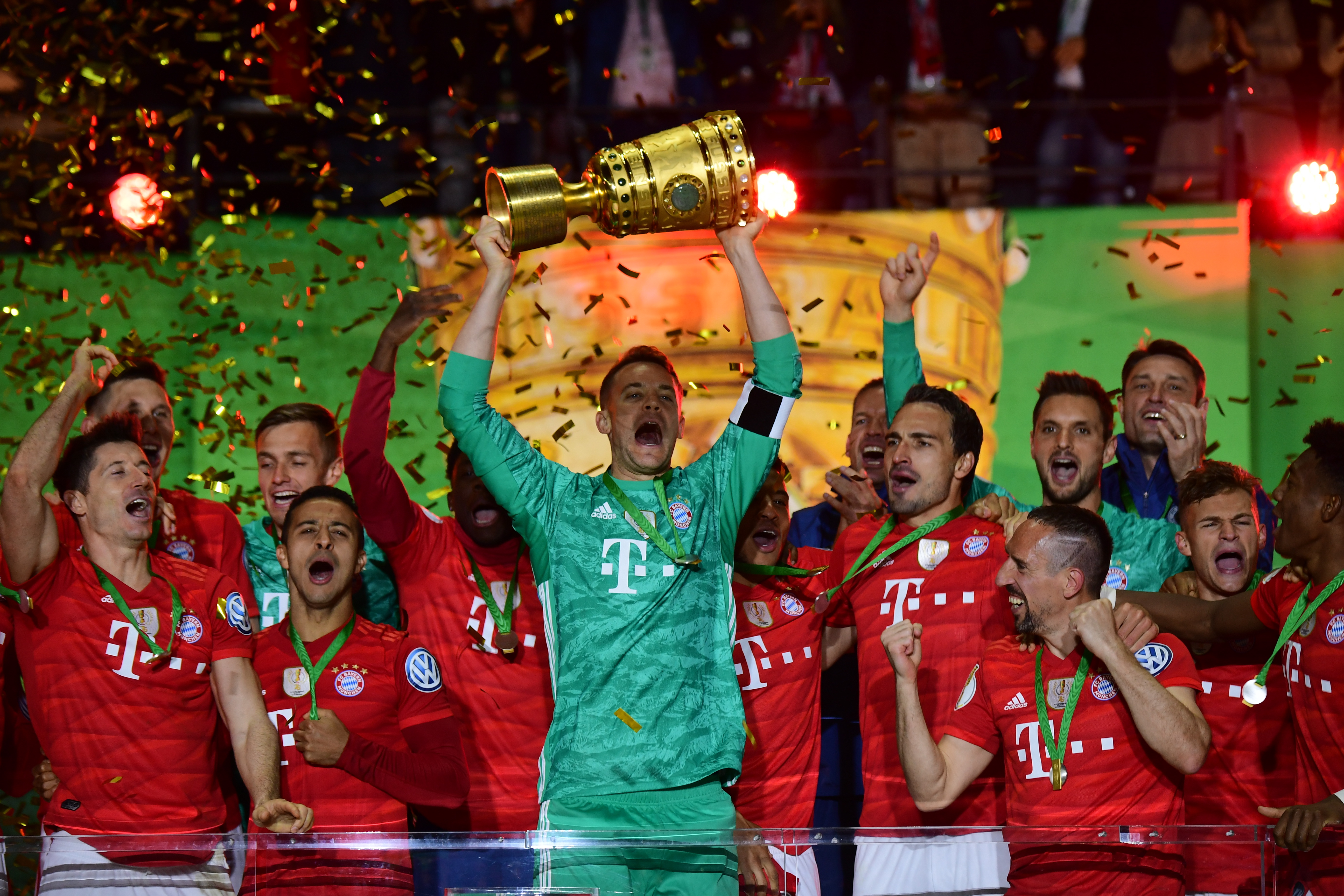 世体：巴萨有意霍芬海姆前锋阿斯拉尼，解约金最高2900万（世体：巴萨追霍芬海姆前锋阿斯拉尼，解约金上限2900万）