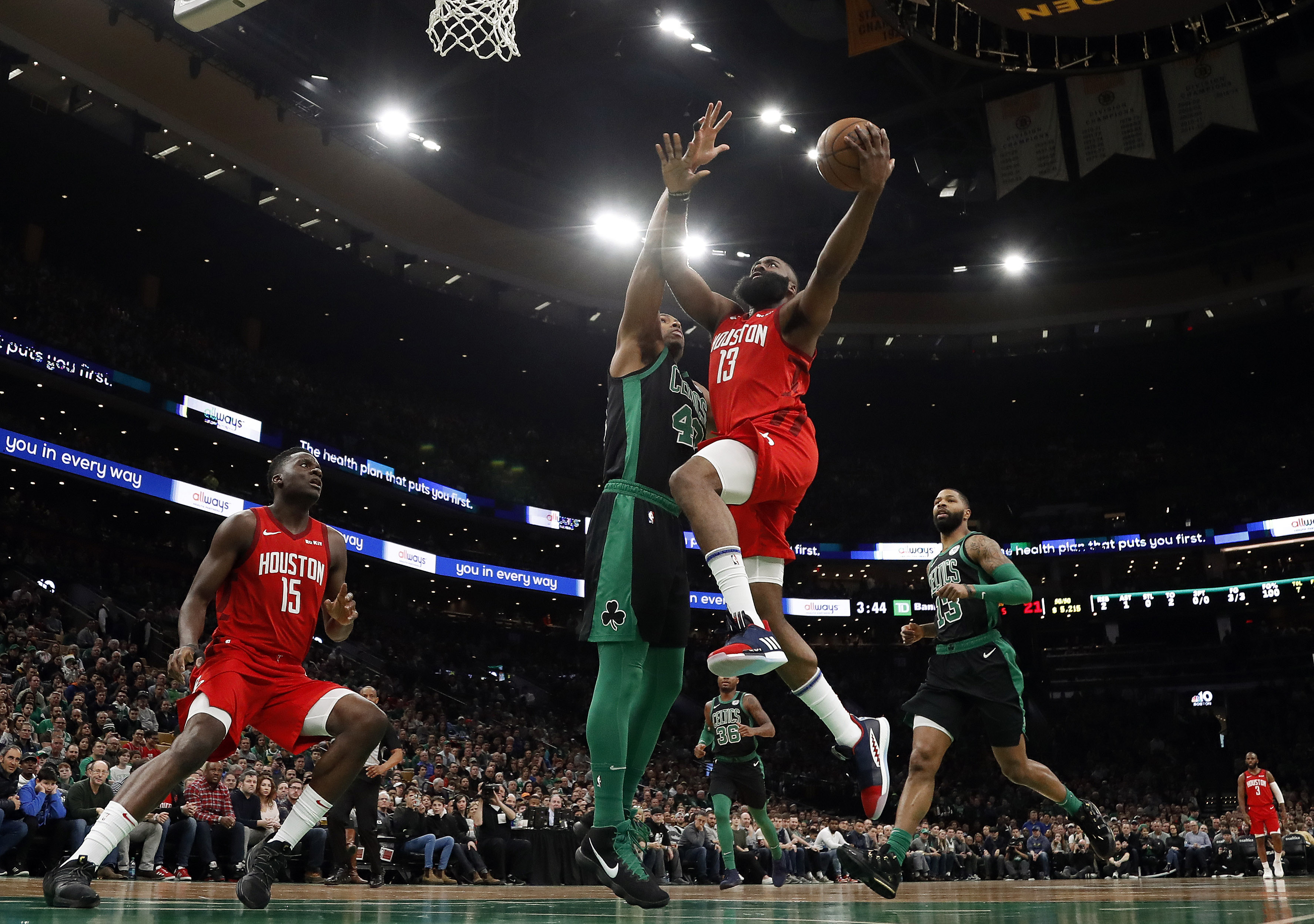 VP老板：踢掉电子哥和Jame都是选手和教练共同要求的（VP老板称电子哥与Jame被移出阵容，系队员与教练一致要求）