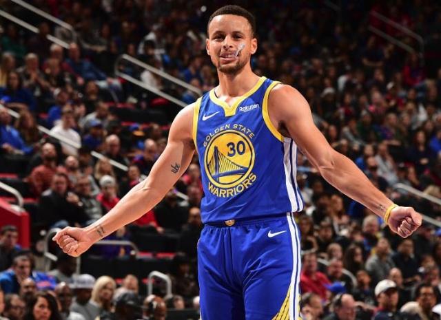 费兰-托雷斯帽子戏法领衔，巴尔吉首球惊艳：巴萨三将书写拉卡图哈尔之夜（费兰·托雷斯戴帽领衔，巴尔吉处子球惊艳，巴萨三将共谱拉卡图哈尔之夜）