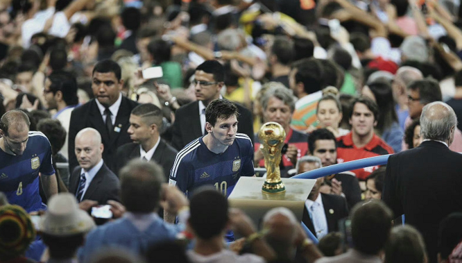 是否想在巴萨退役？佩德里：为什么不呢？只要他们不赶我走（佩德里：只要巴萨不送走我，我愿在这里退役）