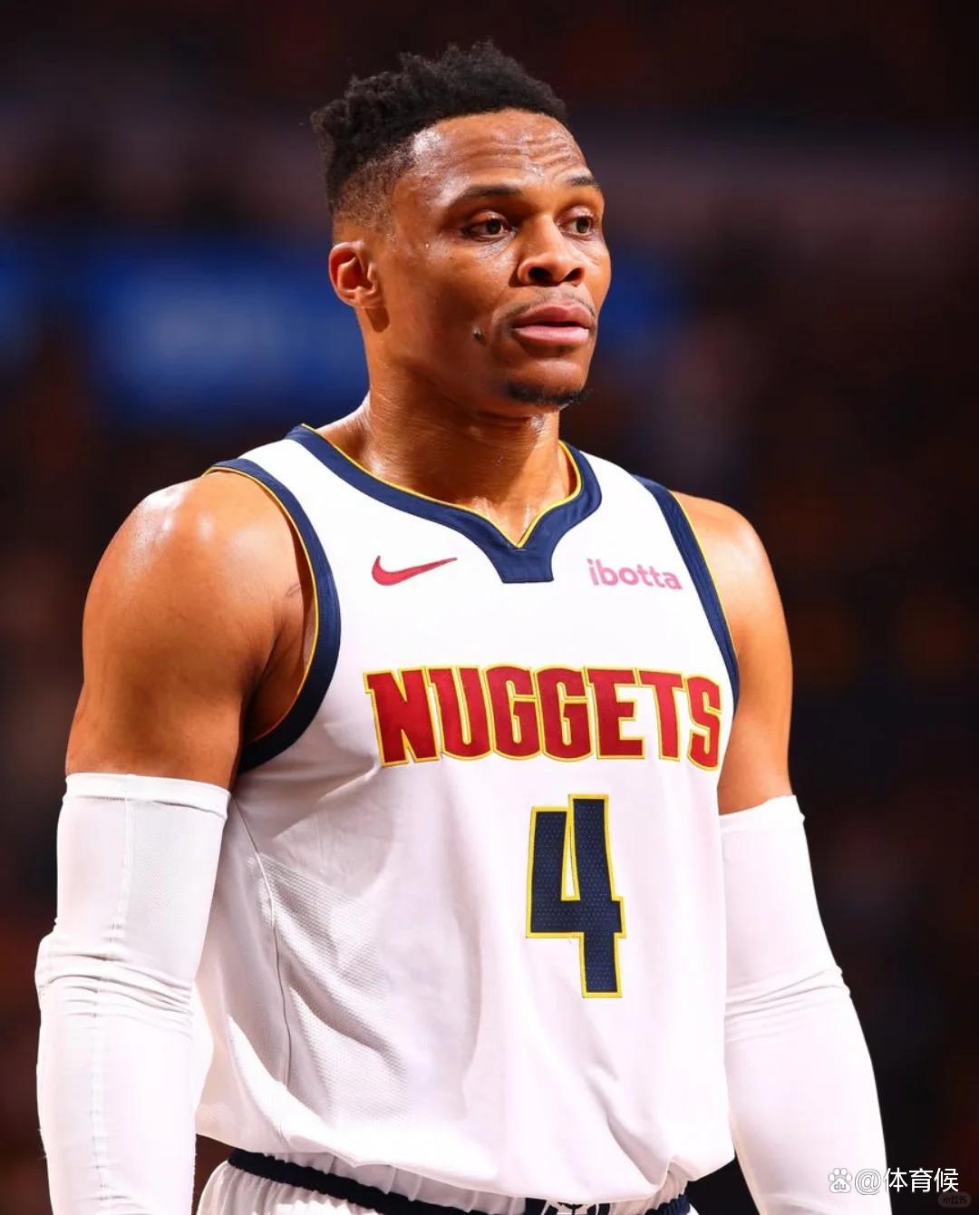 刘若钒：想用中超冠军回报海港，没有他们就没有我今天的一切（刘若钒：愿以中超桂冠回馈海港，没有他们就没有如今的我）