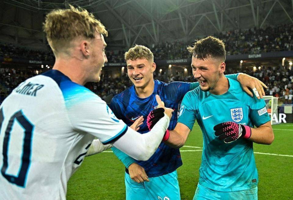 唇语专家揭秘勇士将帅争吵！追梦情绪失控怒喷科尔：法克鱿（唇读揭秘勇士将帅冲突：追梦失控怒怼科尔）