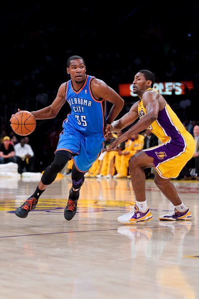 西媒：吕迪格能否续约要看身体状况，沙特俱乐部早就在等着他（西媒：吕迪格续约与否取决于身体状况，沙特俱乐部早已等待）