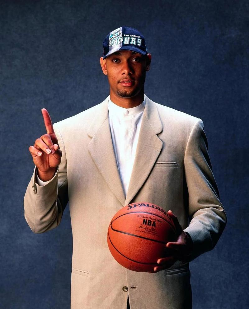 德天空：纽卡求购谢什科的新报价是总价9000万欧元（德天空：纽卡为谢什科递交总价9000万欧元的新报价）