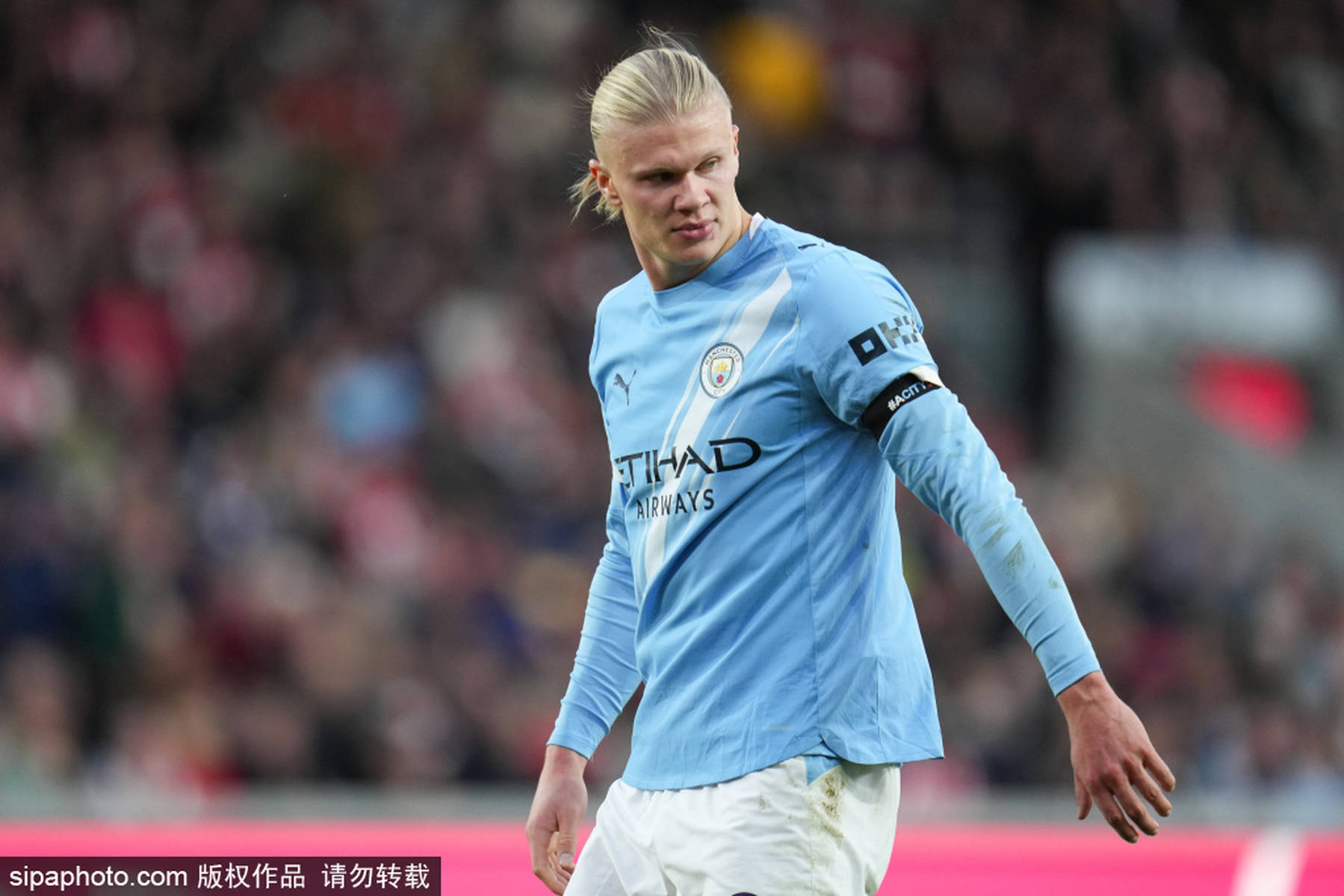 媒体人：李添荣手部伤势恢复时间预计在六周左右（媒体人透露：李添荣手伤预计需约六周康复）