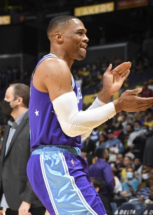 NBA球员伤病名单更新，影响球队战绩（NBA伤停名单最新变动，左右球队战绩走势）