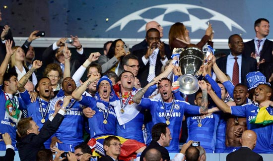 惊天逆转！阿森纳遭维拉绝杀 英超三强争霸白热化（绝境翻盘！维拉读秒击败阿森纳 英超三强争冠愈演愈烈）