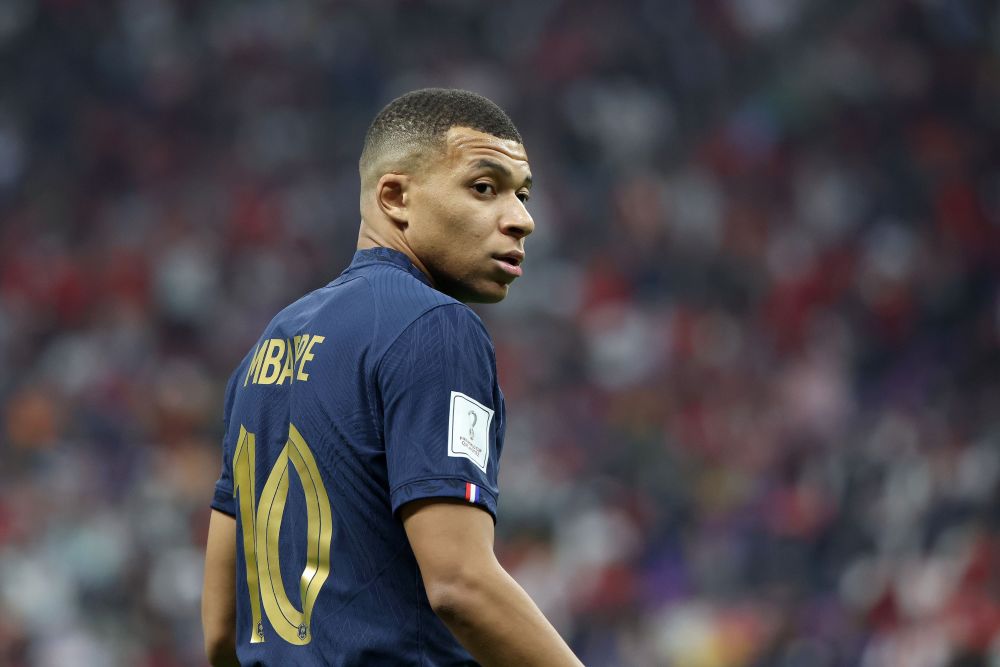 西甲半场：莫雷诺、科斯塔破门，比利亚雷亚尔1-1马略卡（西甲半场：莫雷诺与科斯塔互破门，比利亚雷亚尔暂1-1马略卡）