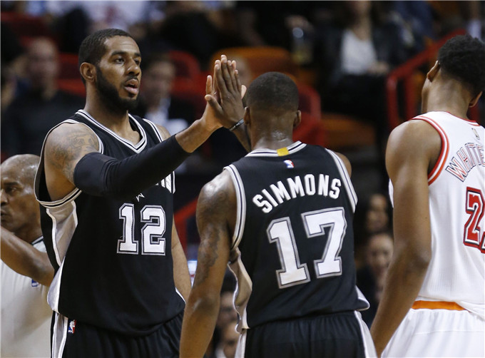 赵睿的表现令人惊喜，突破自我展现全新实力（赵睿惊喜发挥，突破自我尽展新实力）