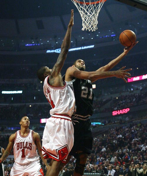 复出有望？老鹰队记：特雷·杨在赛前热身中进行投篮训练（复出可期？老鹰记者：特雷·杨赛前热身进行投篮训练）