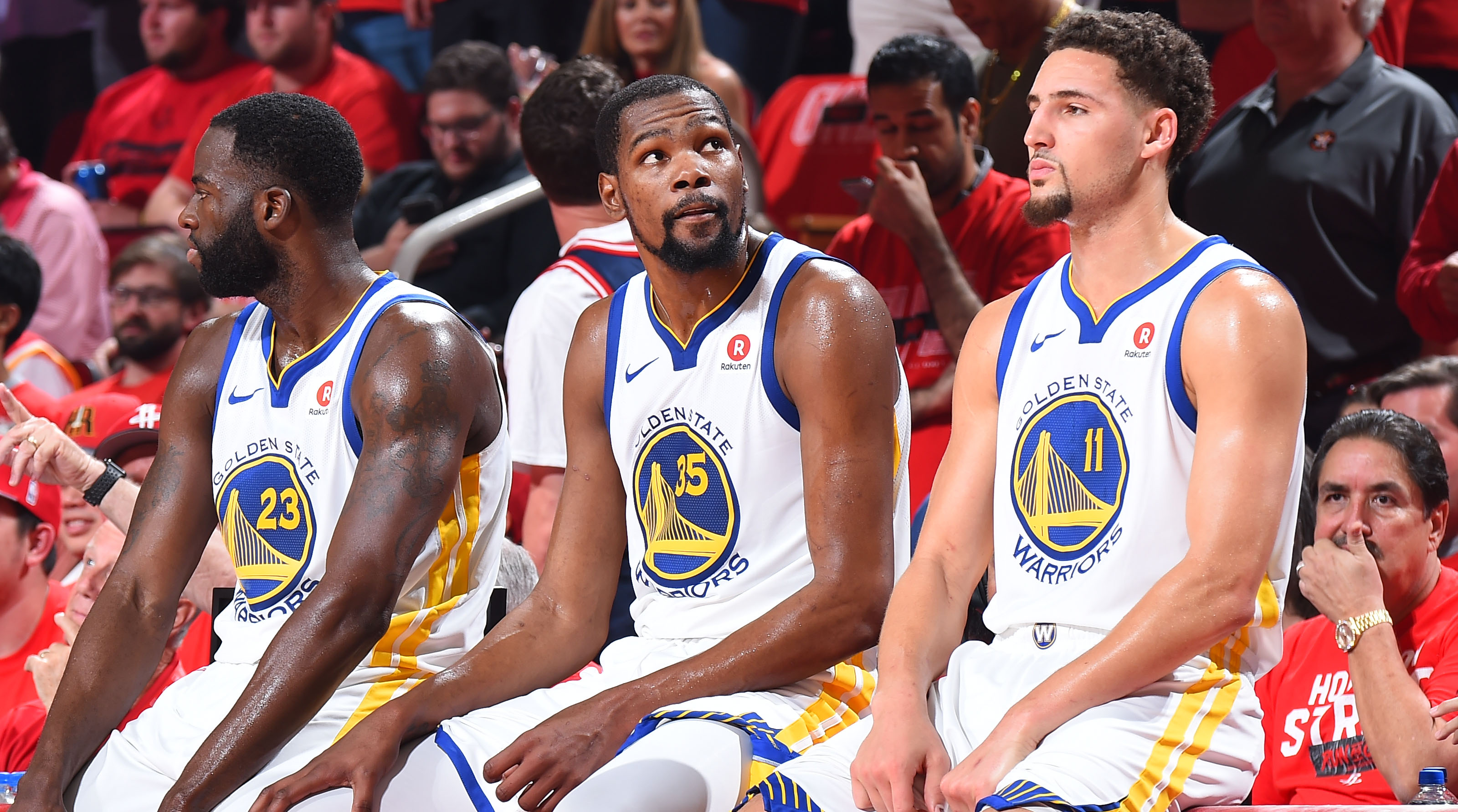 欧文突破防守连续得分（欧文强势突破连连得分）