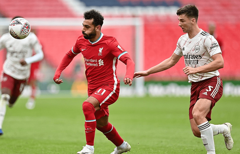 至少缺席三个月！国米官方：邓弗里斯已接受左脚踝稳定手术（国米官宣邓弗里斯接受左踝稳定手术，至少休战三个月）